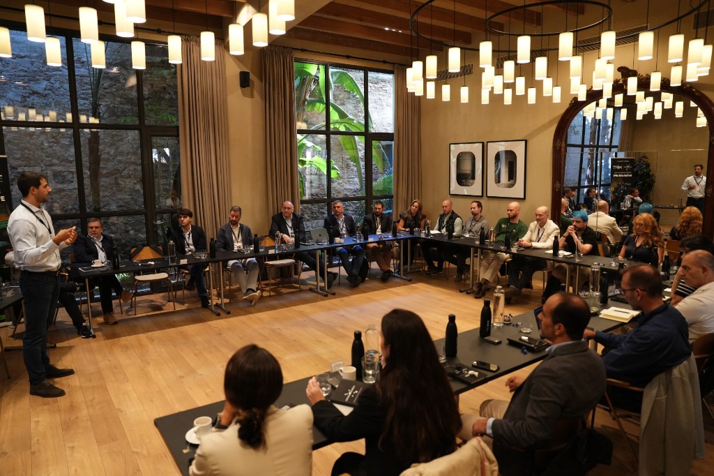 Responsables de Tecnología reunidos en Innovation Labs de Conecta Wireless y HPE